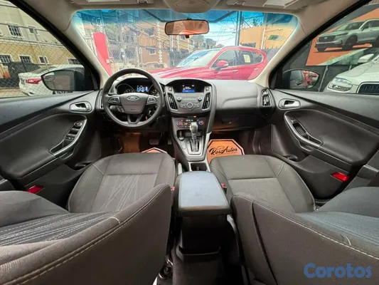 2018 Ford Focus — foto 8 / 9