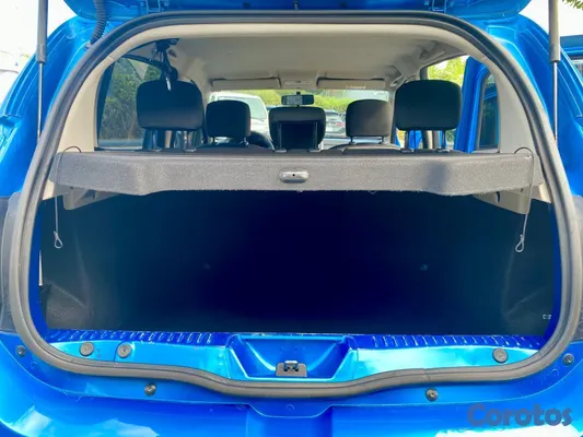 2017 Renault Sandero — foto 7 / 10