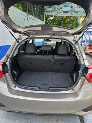 2019 Toyota Vitz — foto 10 / 10