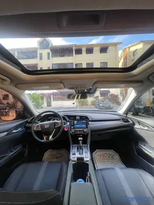 2020 Honda Civic — foto 10 / 17