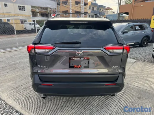 2022 Toyota Rav-4 — foto 5 / 10