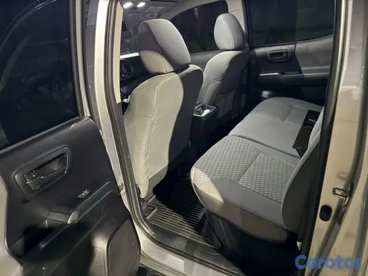2020 Toyota Tacoma — foto 4 / 10
