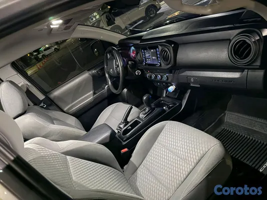 2020 Toyota Tacoma — foto 8 / 10