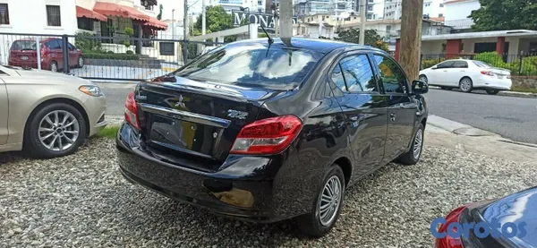 2017 Mitsubishi Mirage — foto 2 / 10
