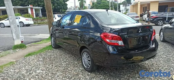 2017 Mitsubishi Mirage — foto 3 / 10