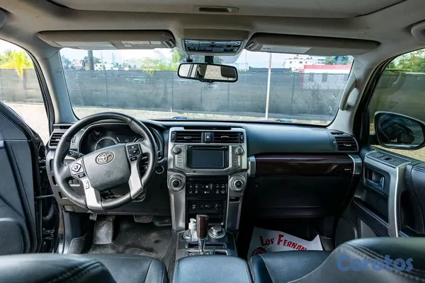 2016 Toyota 4 Runner — foto 9 / 14