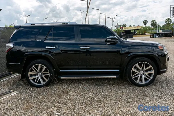 2016 Toyota 4 Runner — foto 10 / 14