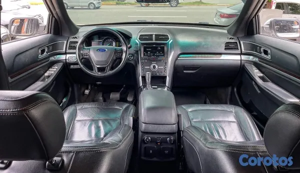 2016 Ford Explorer — foto 3 / 10
