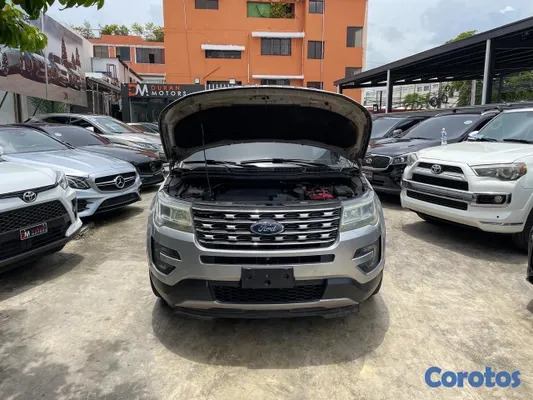2016 Ford Explorer — foto 9 / 10