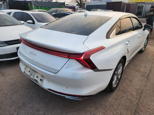 2022 Kia K8 — foto 4 / 10
