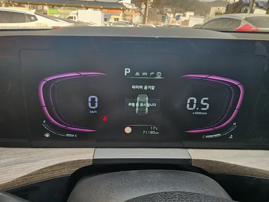2022 Kia K8 — foto 8 / 10