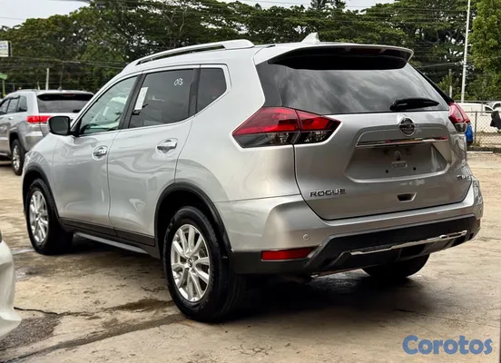 2020 Nissan Rogue — foto 4 / 11