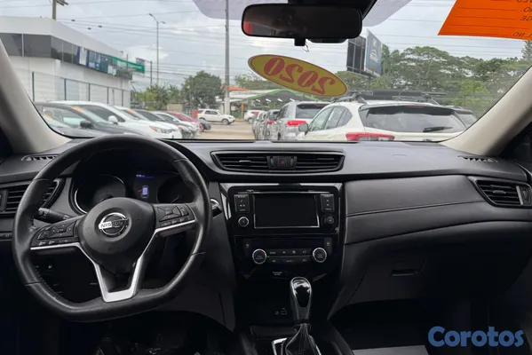 2020 Nissan Rogue — foto 7 / 11
