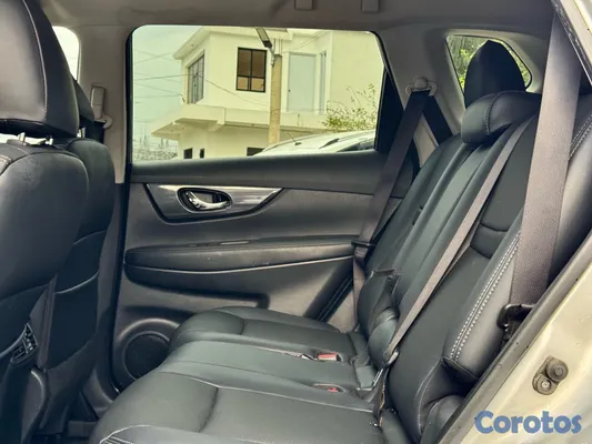 2020 Nissan Rogue — foto 10 / 11