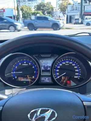 2014 Hyundai Veloster — foto 4 / 8