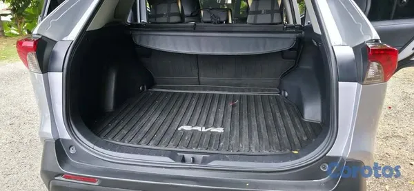 2020 Toyota Rav-4 — foto 7 / 8