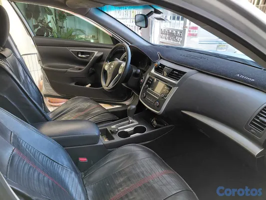 2016 Nissan Altima — foto 3 / 7