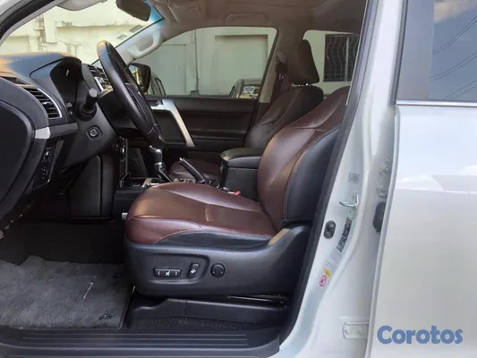 2019 Toyota Land Cruiser Prado — foto 6 / 10