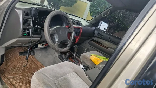 2002 Nissan Patrol — foto 7 / 10