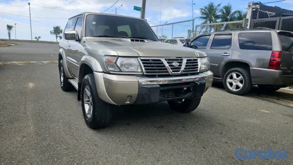 2002 Nissan Patrol — foto 9 / 10