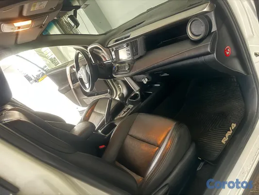 2017 Toyota Rav-4 — foto 7 / 12