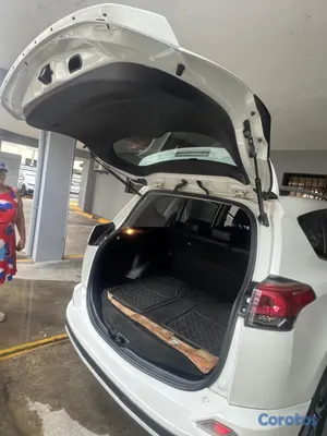 2017 Toyota Rav-4 — foto 10 / 12