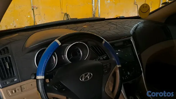 2011 Hyundai Sonata — foto 6 / 8