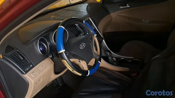 2011 Hyundai Sonata — foto 7 / 8