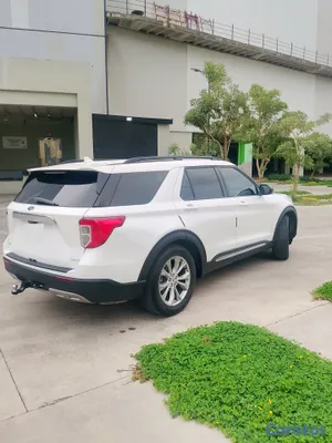 2020 Ford Explorer — foto 12 / 16