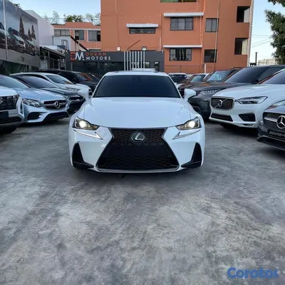 2019 Lexus Is — foto 2 / 9