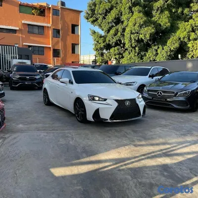 2019 Lexus Is — foto 3 / 9
