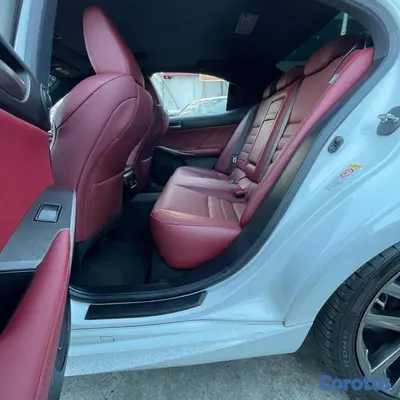 2019 Lexus Is — foto 6 / 9