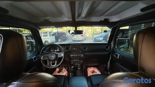 2023 Jeep Sahara — foto 10 / 14