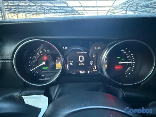 2023 Jeep Sahara — foto 12 / 14