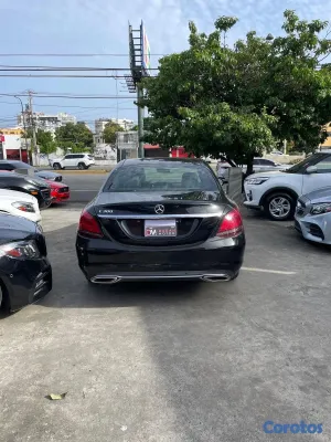 2020 Mercedes-Benz Mercedes Benz C-300 — foto 8 / 10