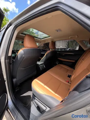 2019 Lexus NX — foto 5 / 10