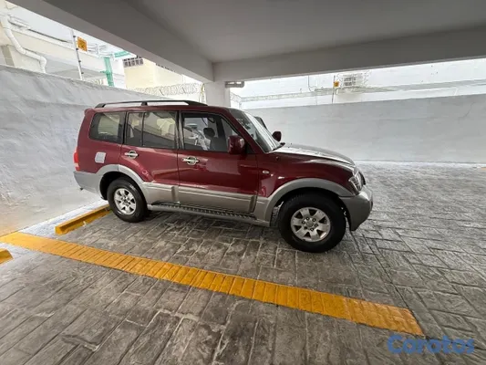 2005 Mitsubishi Montero — foto 2 / 5