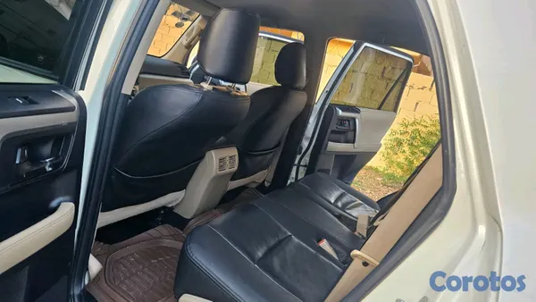 2013 Toyota 4 Runner — foto 7 / 10