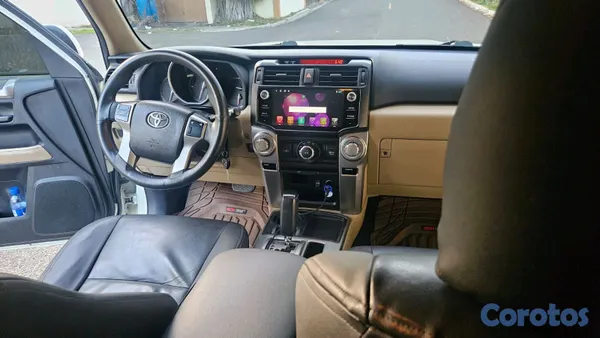 2013 Toyota 4 Runner — foto 8 / 10