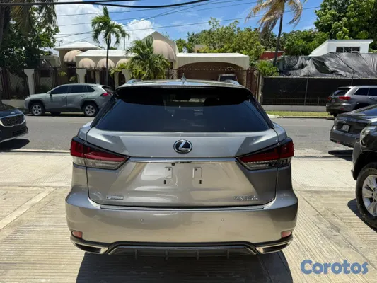 2021 Lexus Rx — foto 2 / 13
