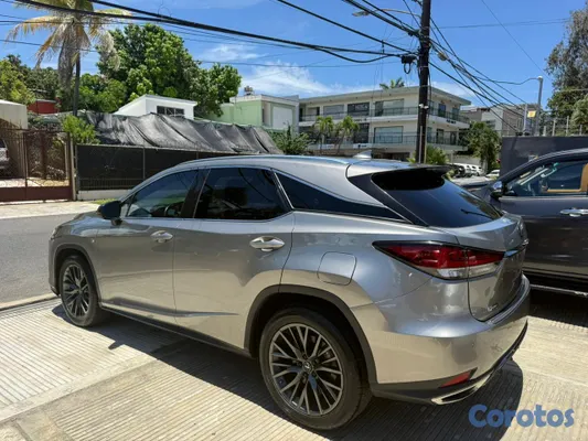 2021 Lexus Rx — foto 6 / 13