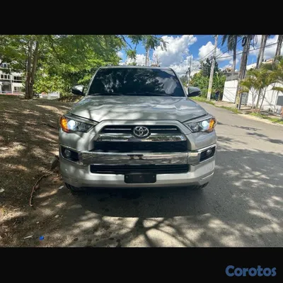 2020 Toyota 4 Runner — foto 2 / 7