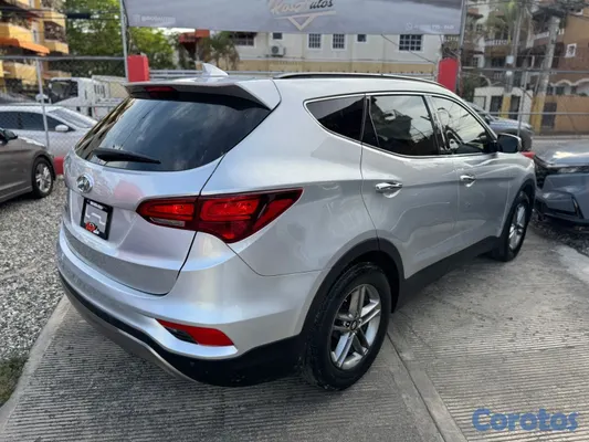 2018 Hyundai Santa Fe — foto 8 / 9