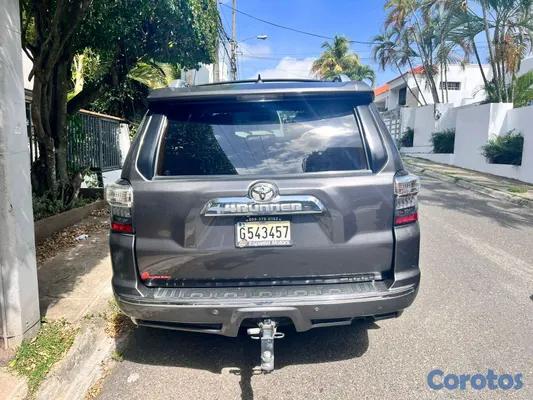 2015 Toyota 4 Runner — foto 4 / 7