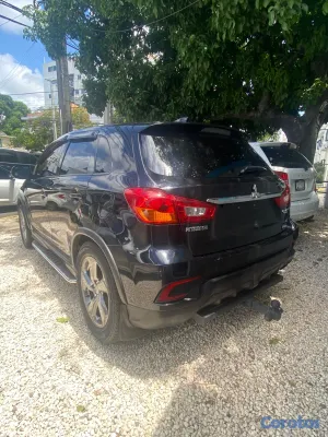 2018 Mitsubishi Outlander — foto 2 / 9