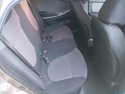 2011 Hyundai Accent — foto 5 / 6
