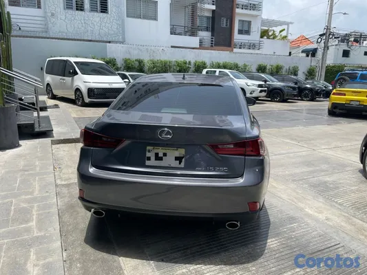 2014 Lexus Is — foto 3 / 11