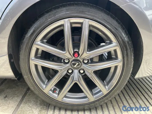 2014 Lexus Is — foto 10 / 11