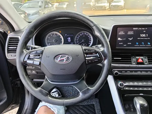 2017 Hyundai Grandeur — foto 5 / 9