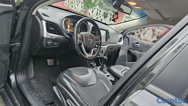 2015 Jeep Cherokee Latitude — foto 8 / 15